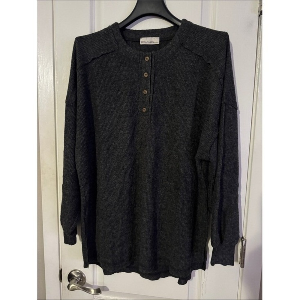 Zenana Outfitters Charcoal Ribbed Crewneck Henley - Women's